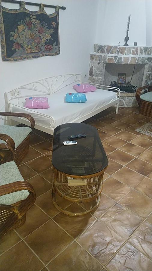 Villa Το Πετρινο Agia Marina Mikrolimanou Esterno foto