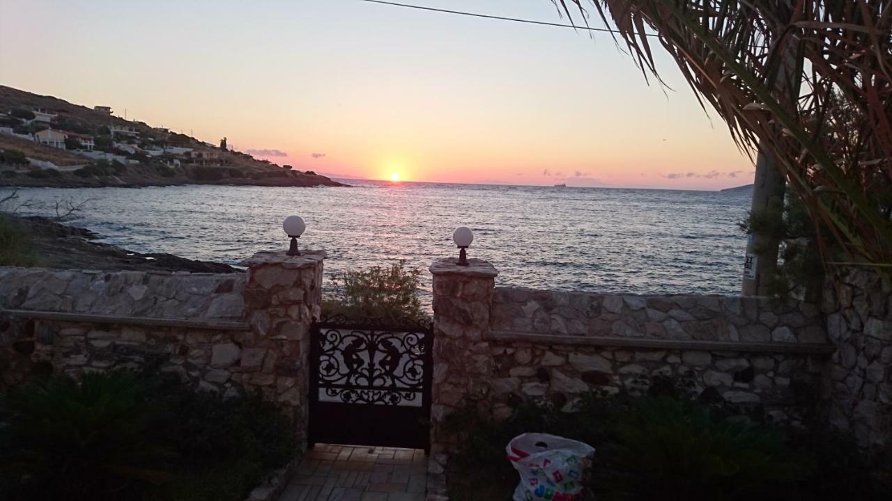 Villa Το Πετρινο Agia Marina Mikrolimanou Esterno foto