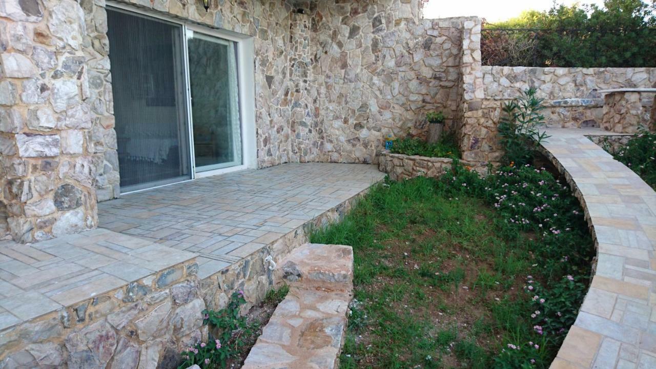 Villa Το Πετρινο Agia Marina Mikrolimanou Esterno foto